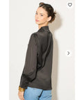Silky saint feeling Long Sleeves shirt in Black