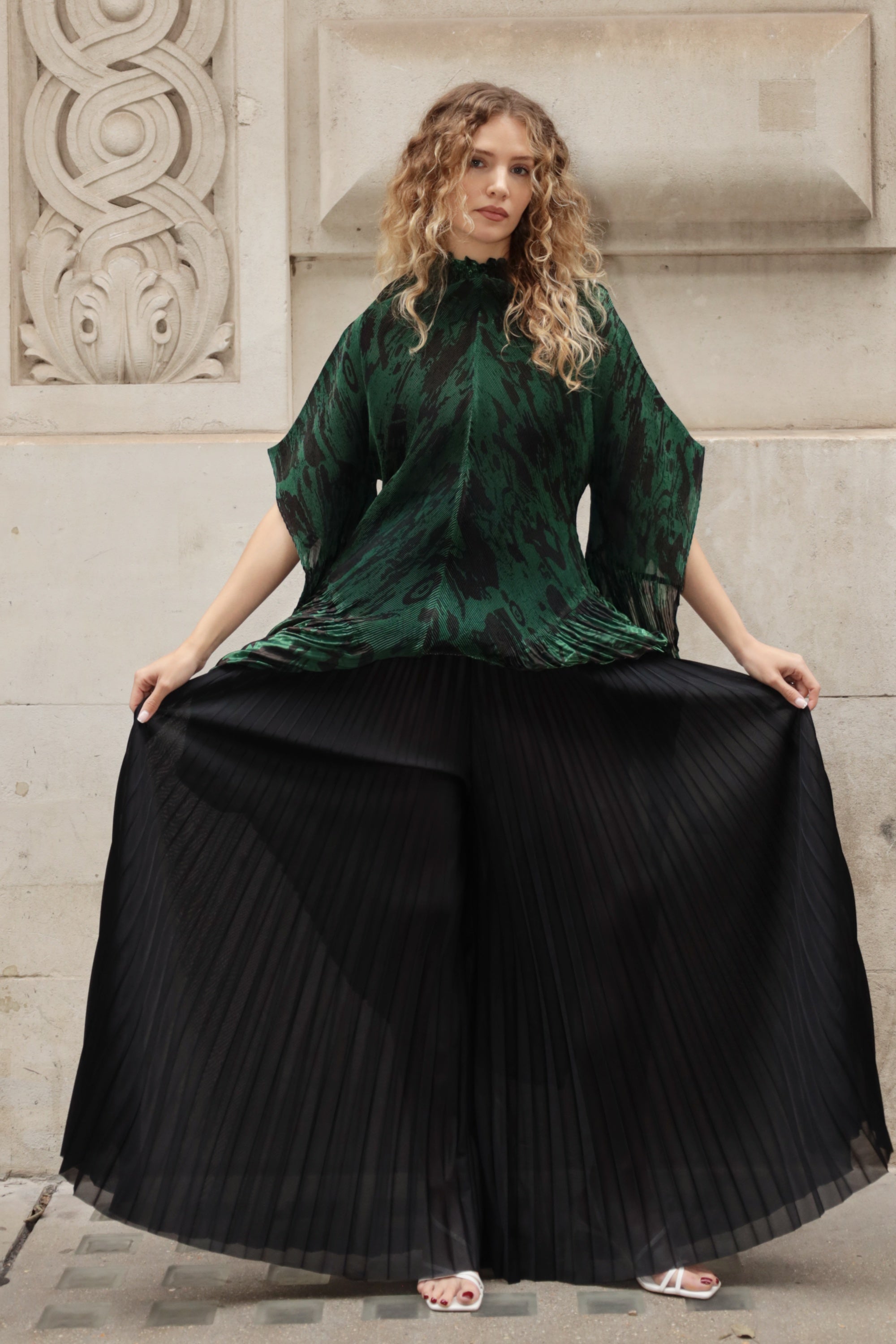 Full pleated Printed top and wide-leg trousers in Green
