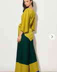 Full pleated Long sleeves top and trousers in Green
