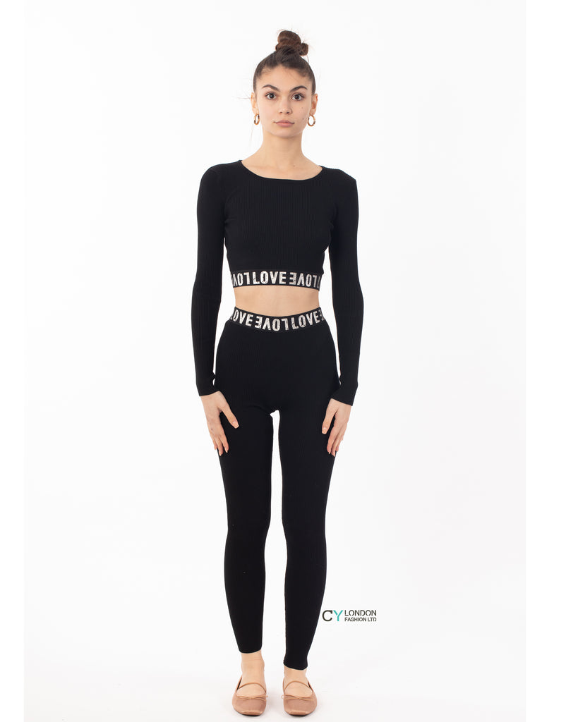 Cropped top and leggings set in black