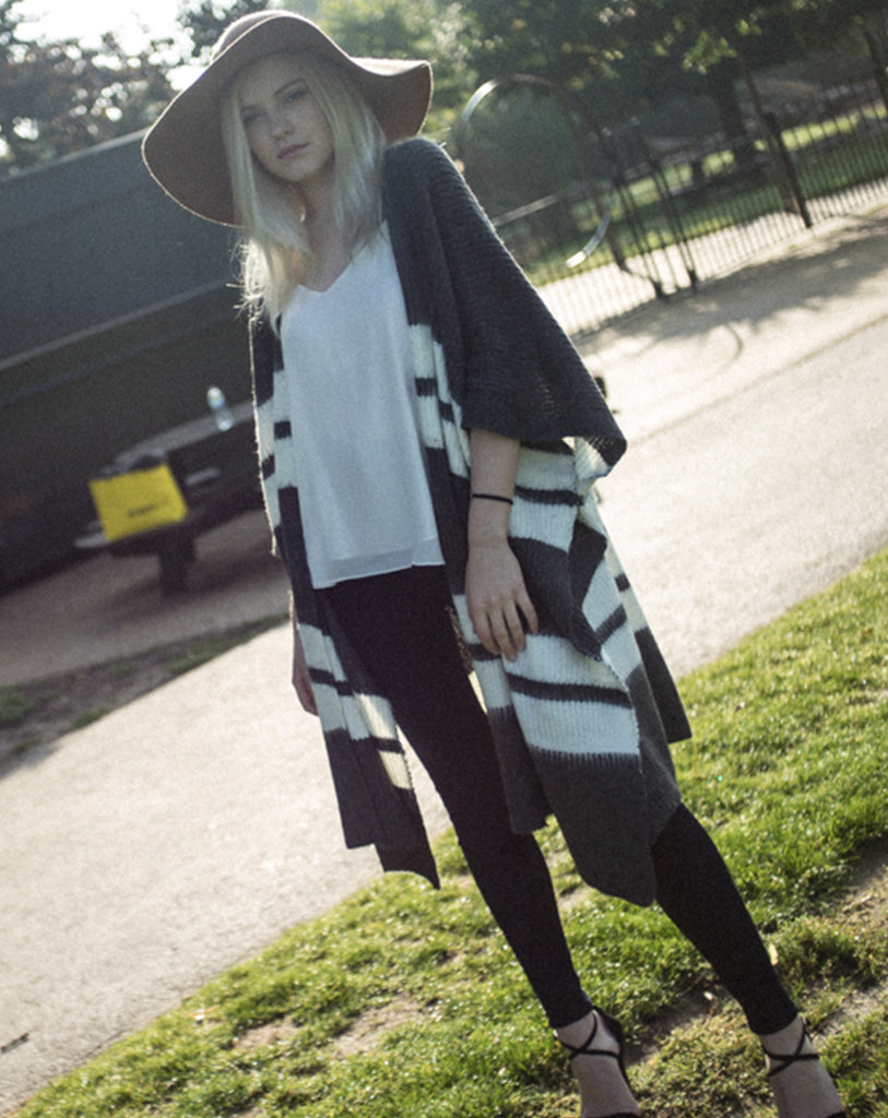 White Stripe Knitted Thick Wraps (Grey)
