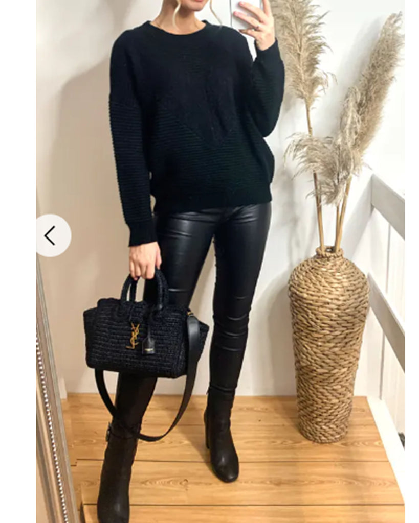 Plain Black V-design feature Jumper