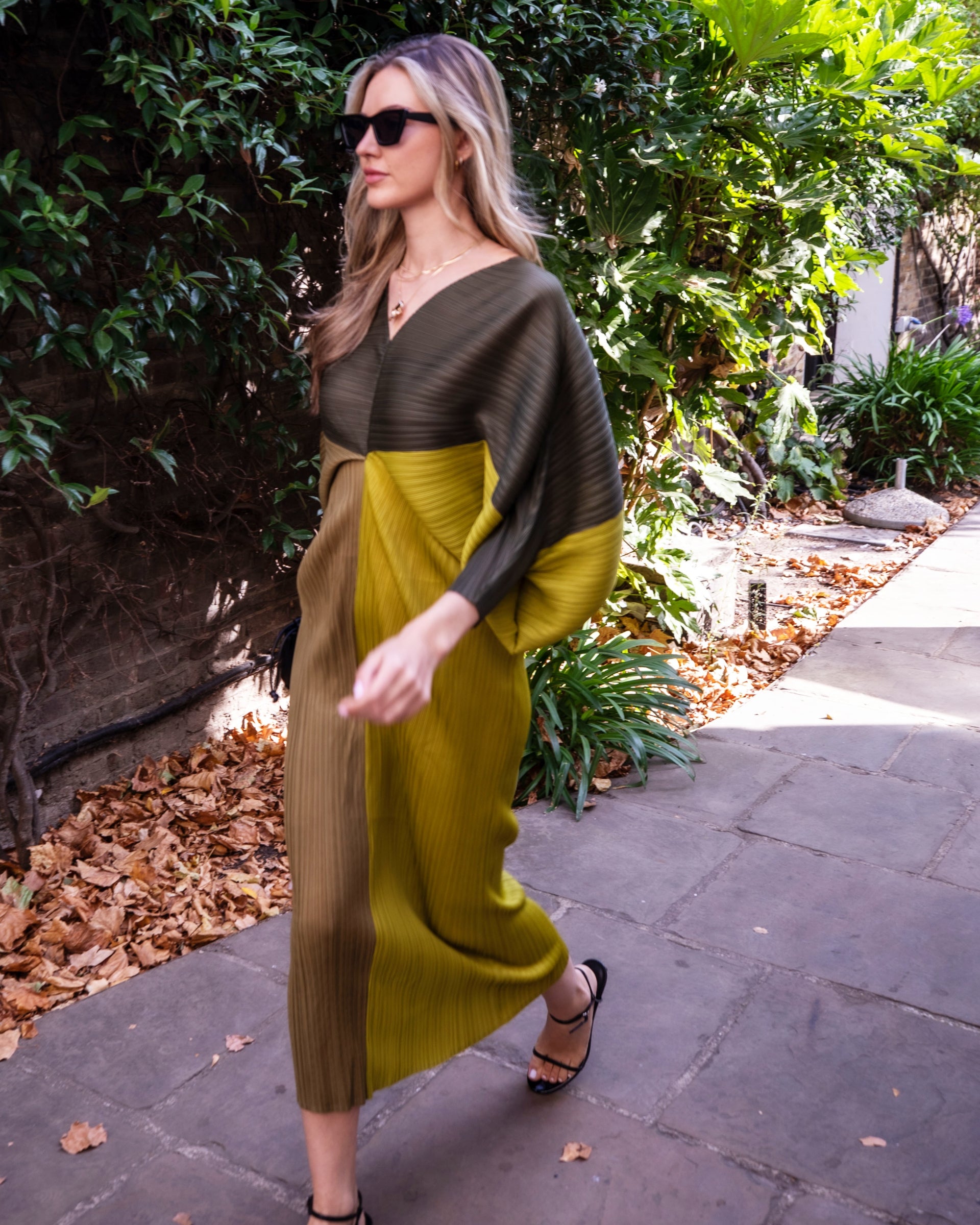 Green color blocking Print Pleated Dress in Kimono sleeves – CYLONDON