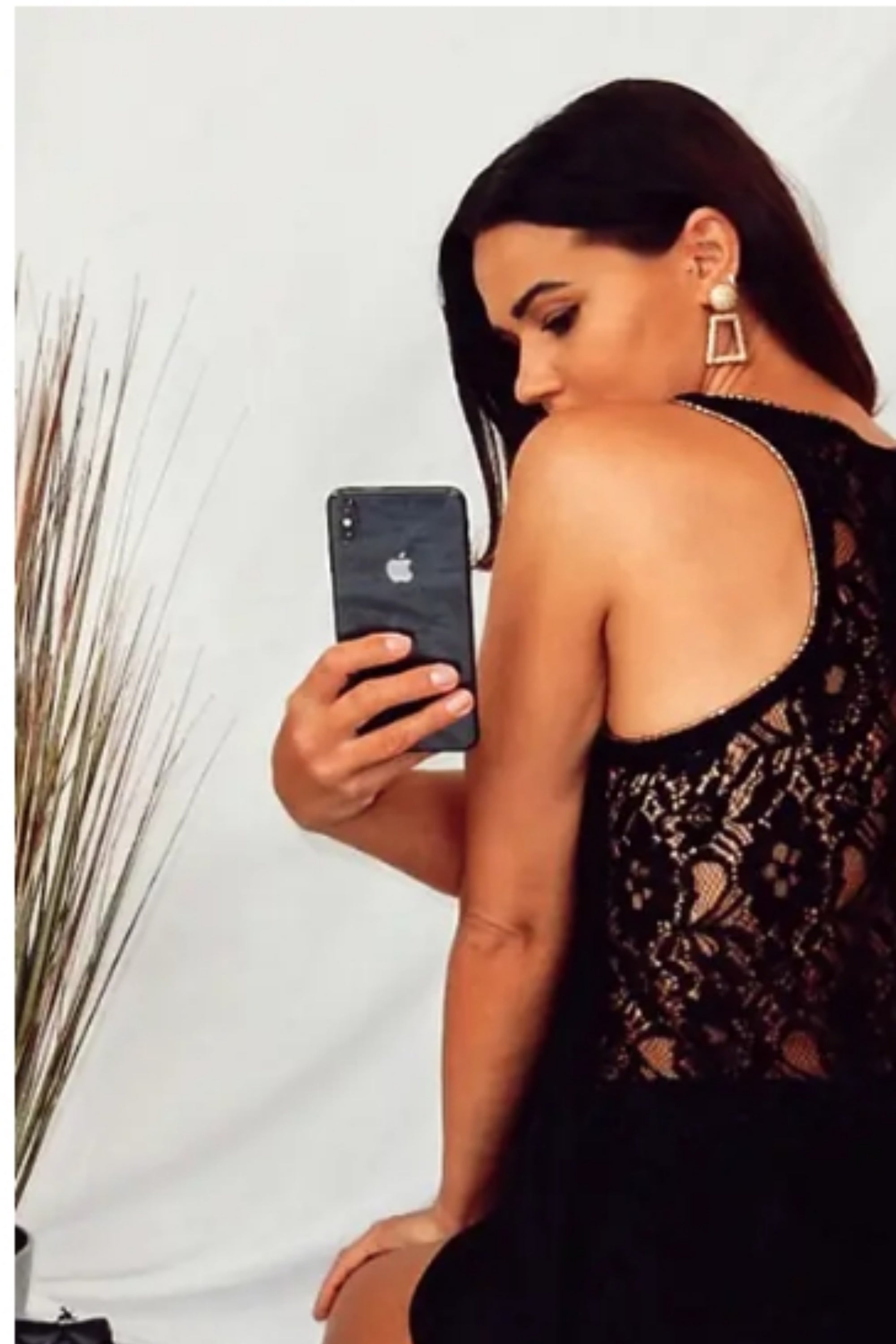 Chain Neck Line Detail Vest Top (Black)