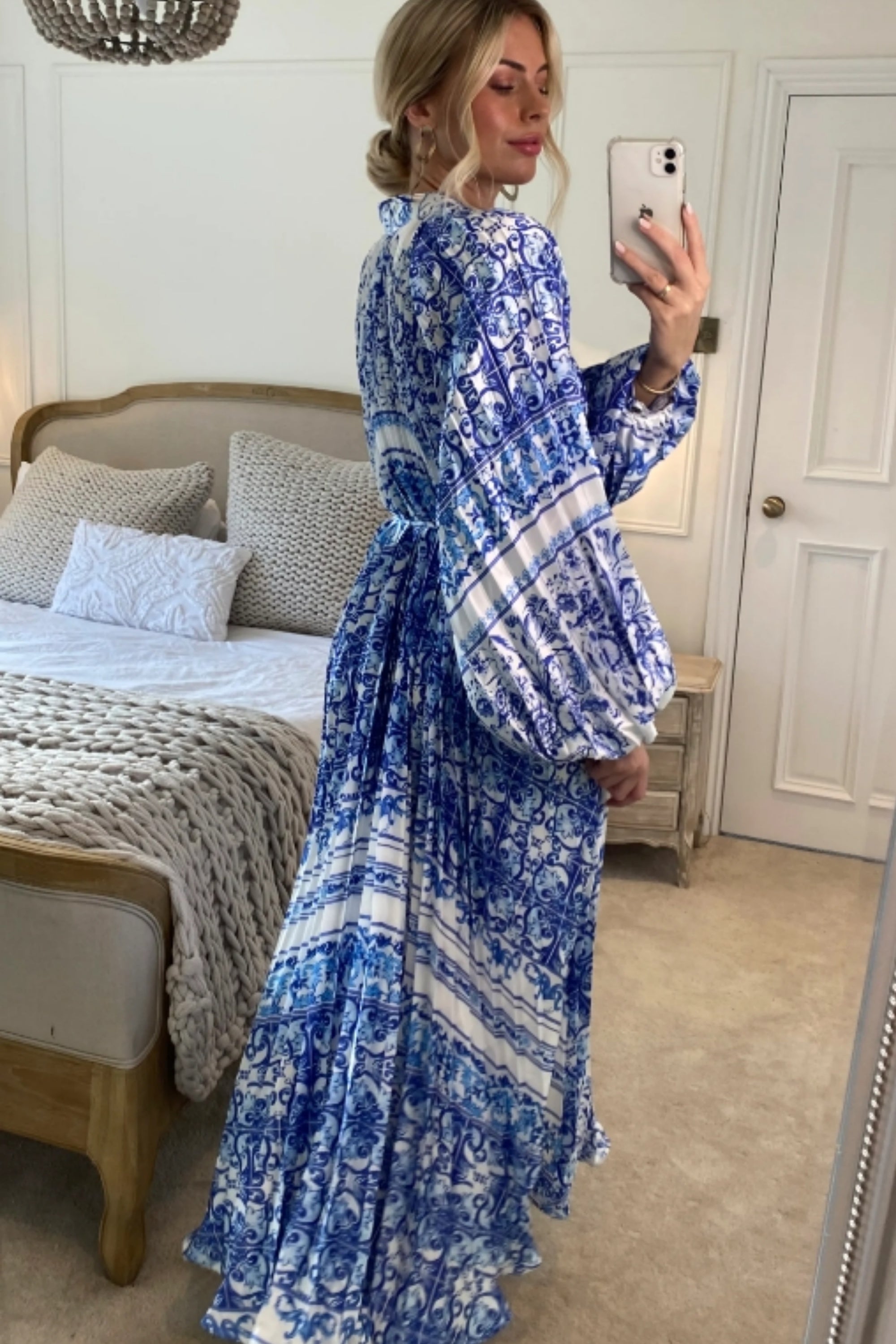 Blue monochrome scarf print pleated long shirt dress