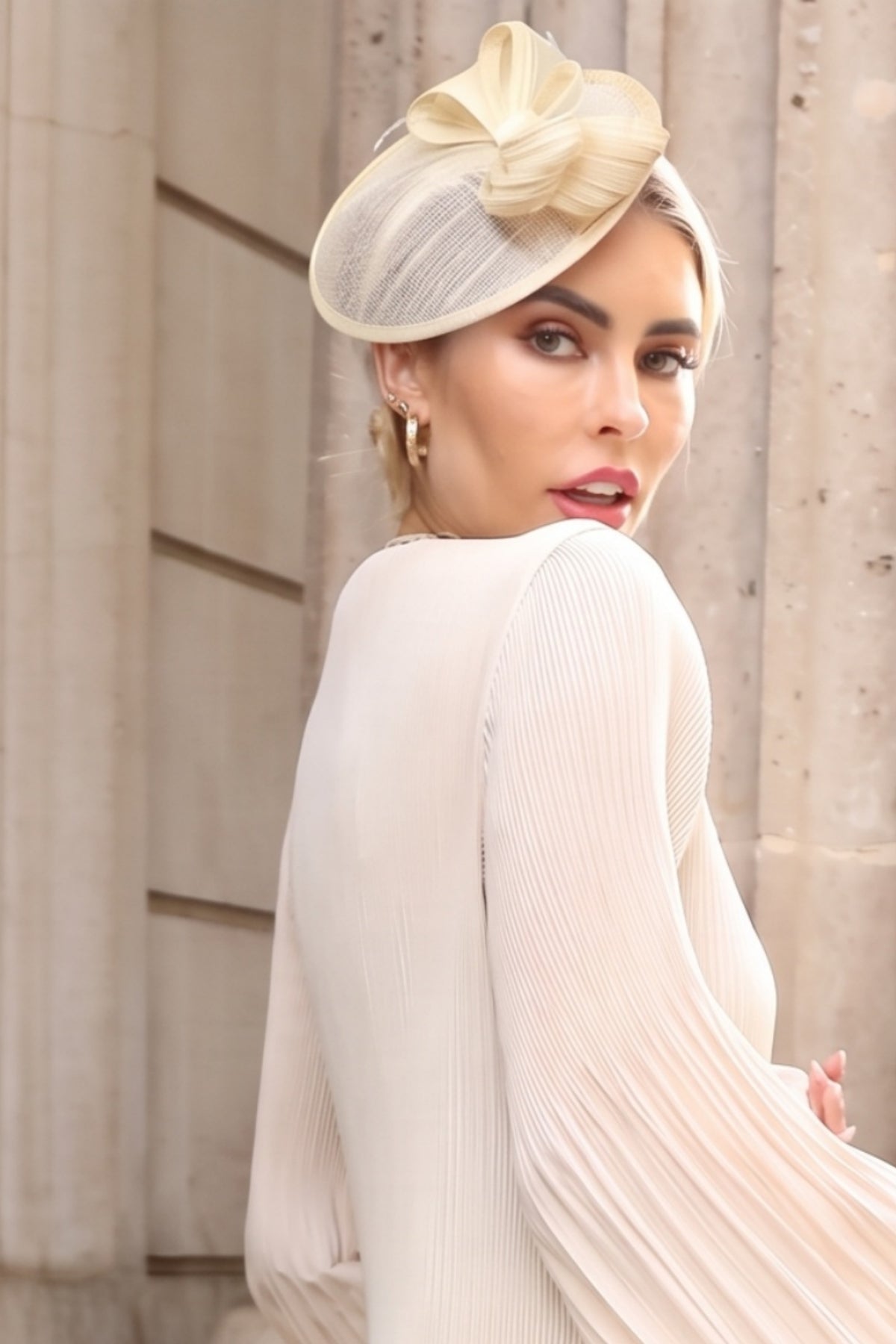 Statement Floral Feather &amp; Loop Mesh Fascinator