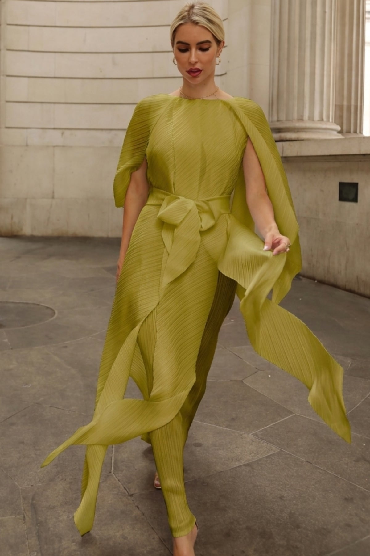 Elegant Pleated Cape Sleeve Maxi Dress with Tie Waist in Green