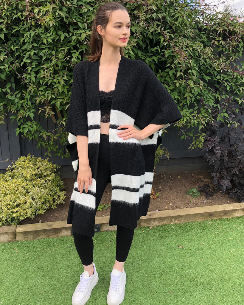 White Stripe Knitted Thick Wraps (Black)
