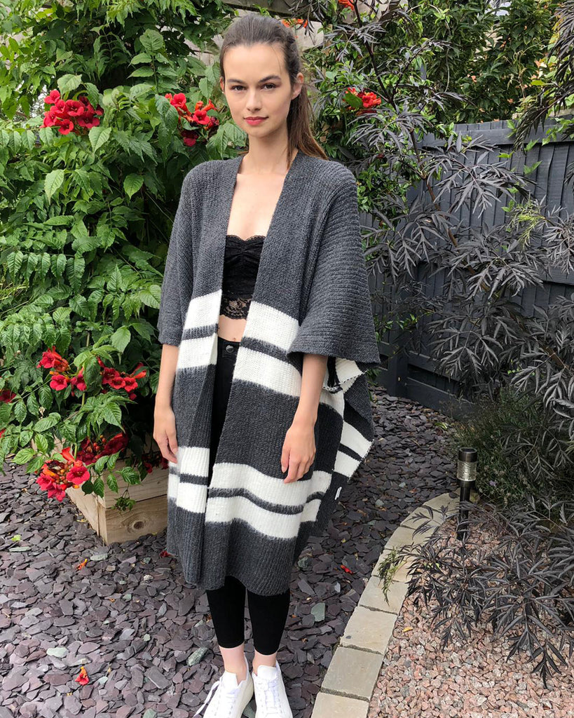 White Stripe Knitted Thick Wraps (Grey)
