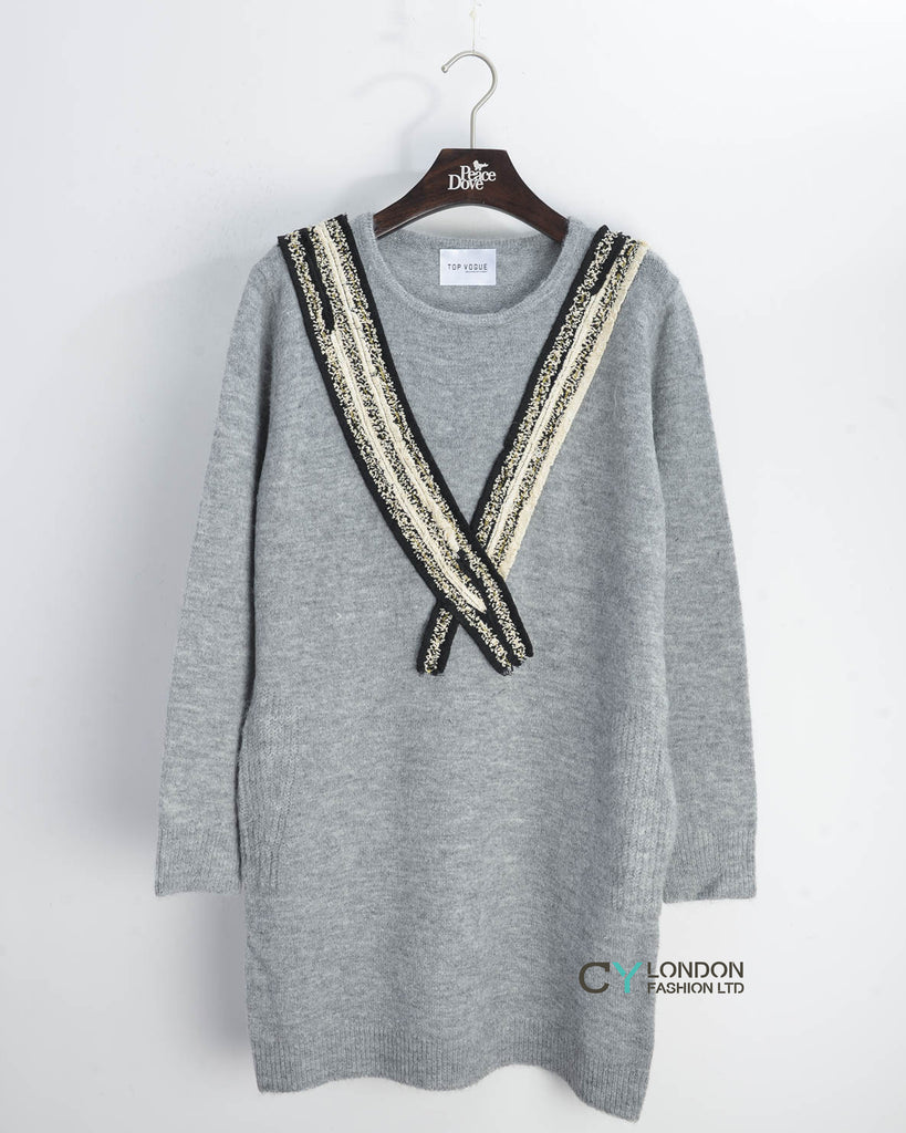 Oversize long jumper with scarf embellished (White)