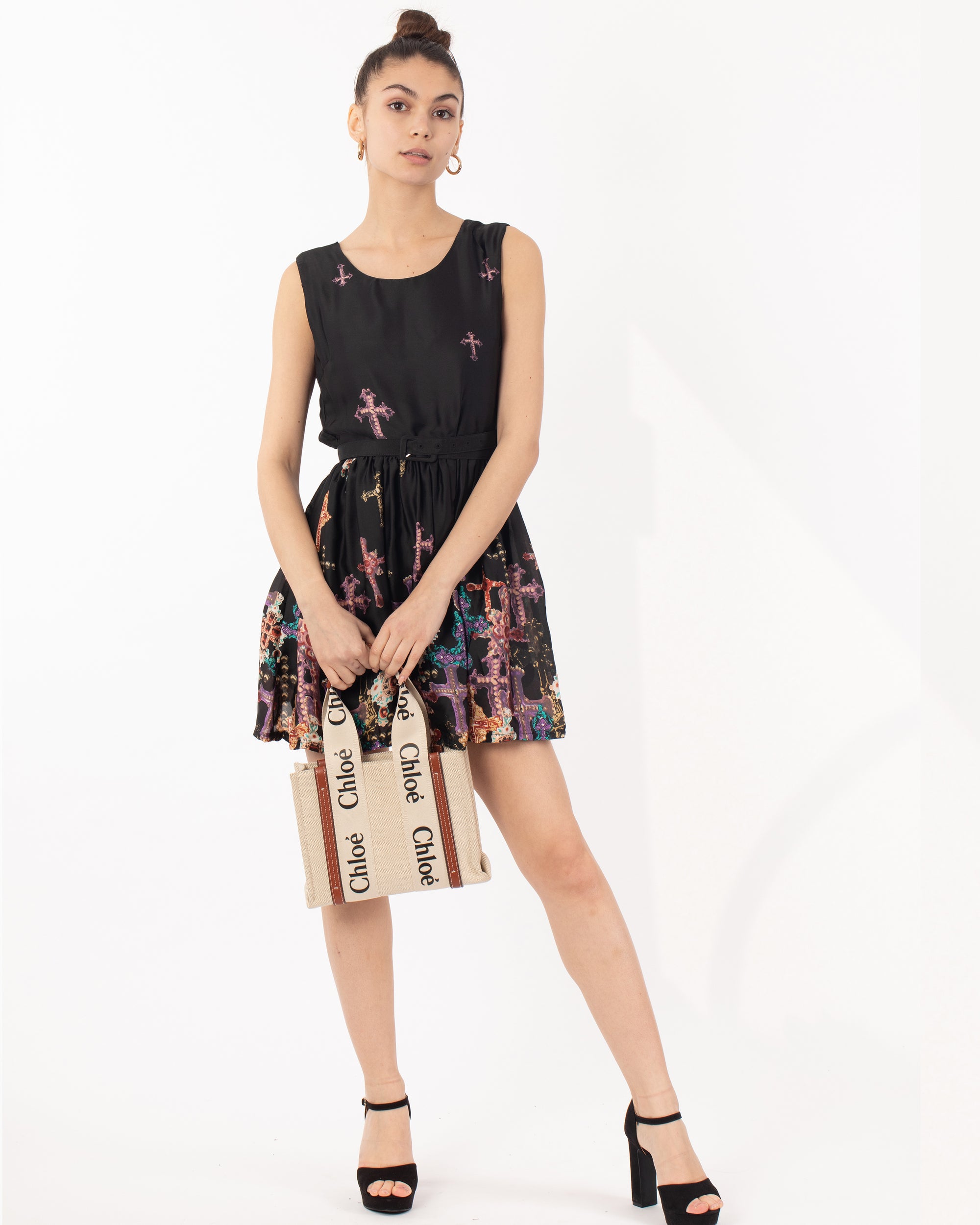 Floral jewelry print silky skater dress (Black)