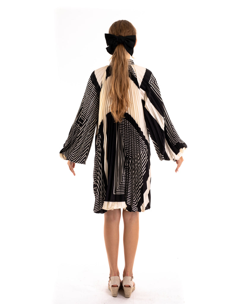 Black and White Stripe Scarf print Full pleated Shirt dress